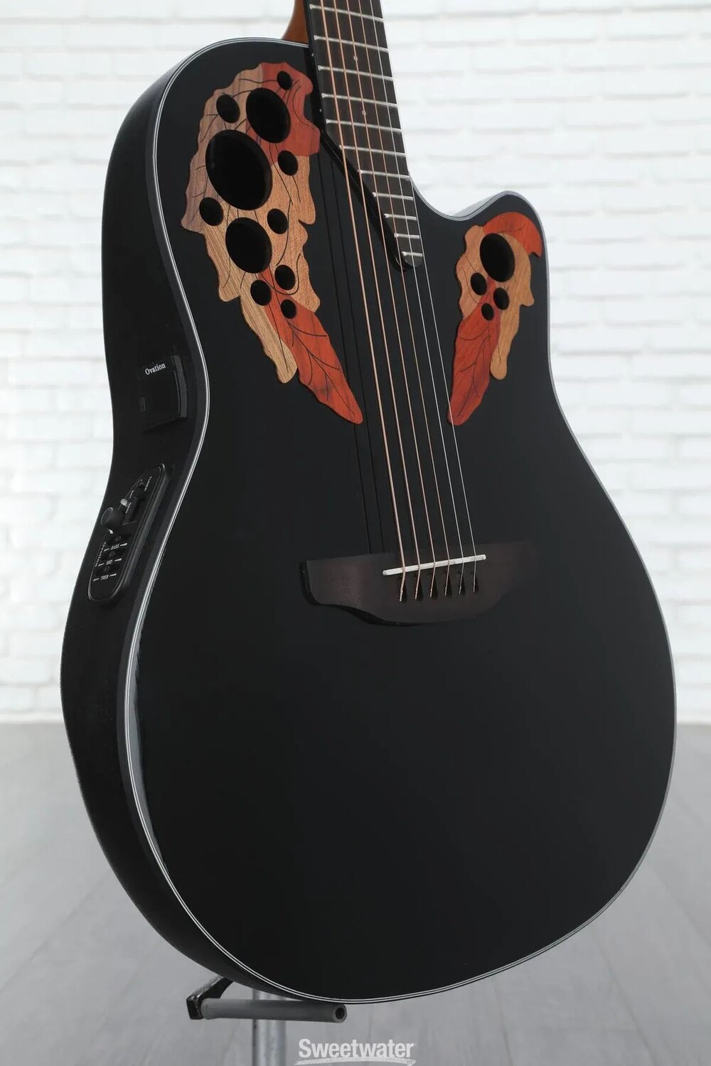 

Акустически-электрическая гитара Ovation Elite Celebrity Mid-Depth - черная