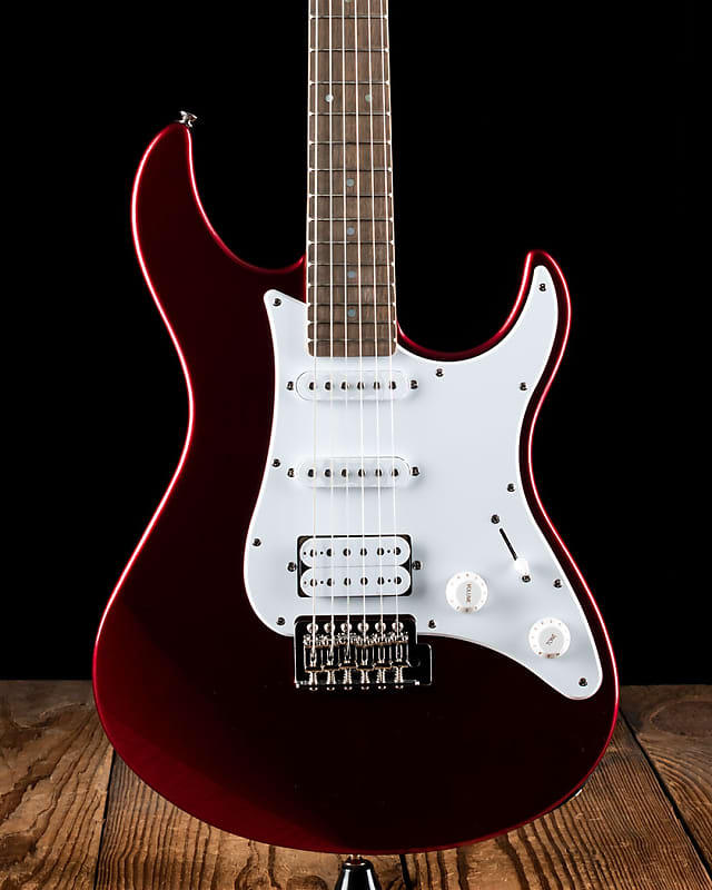 Электрогитара Yamaha GigMaker Electric Guitar Package - Metallic Red электрогитара yamaha pacifica112j red metallic