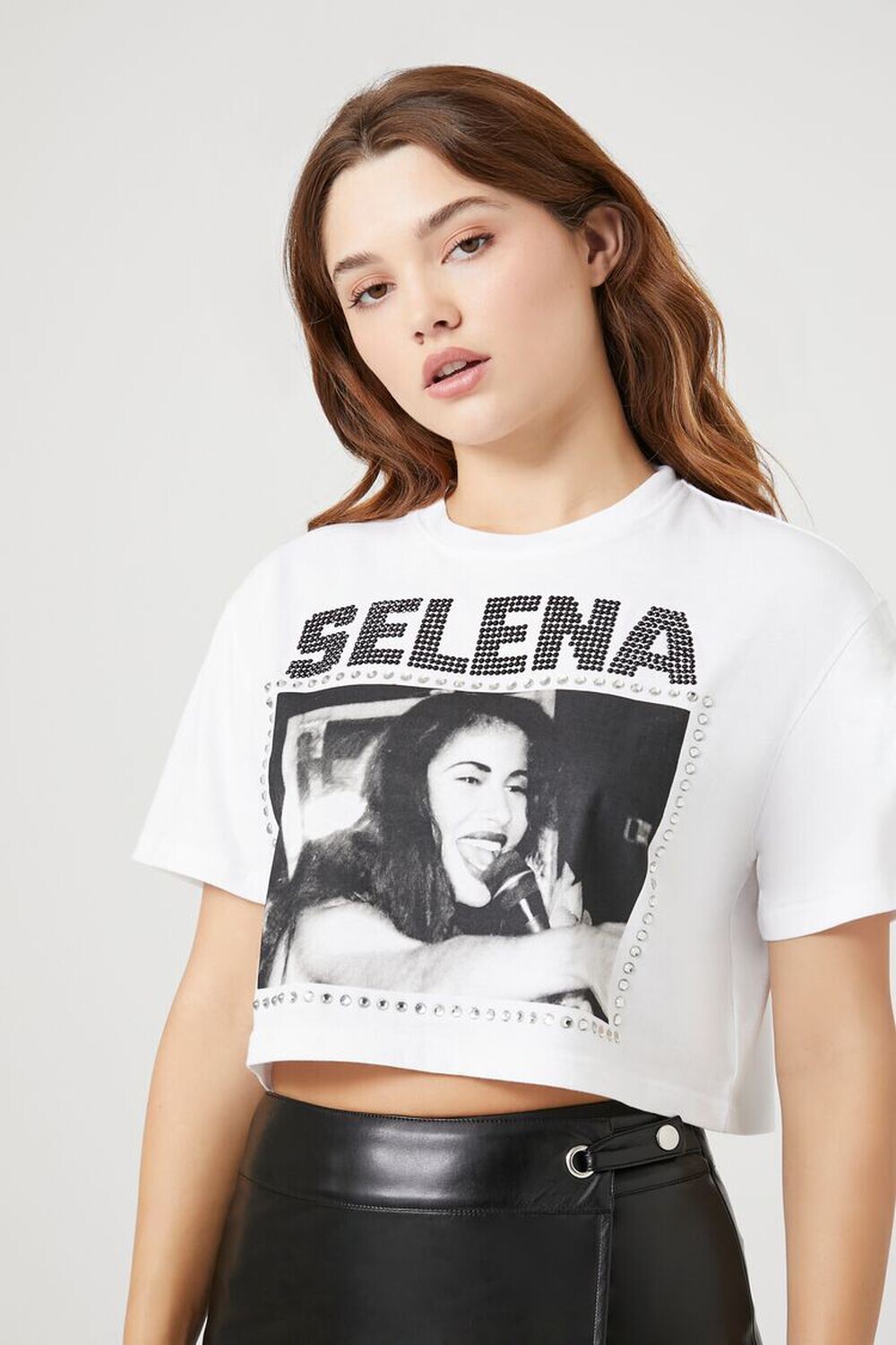 

Укороченный топ Selena со стразами и рисунком Forever 21, белый