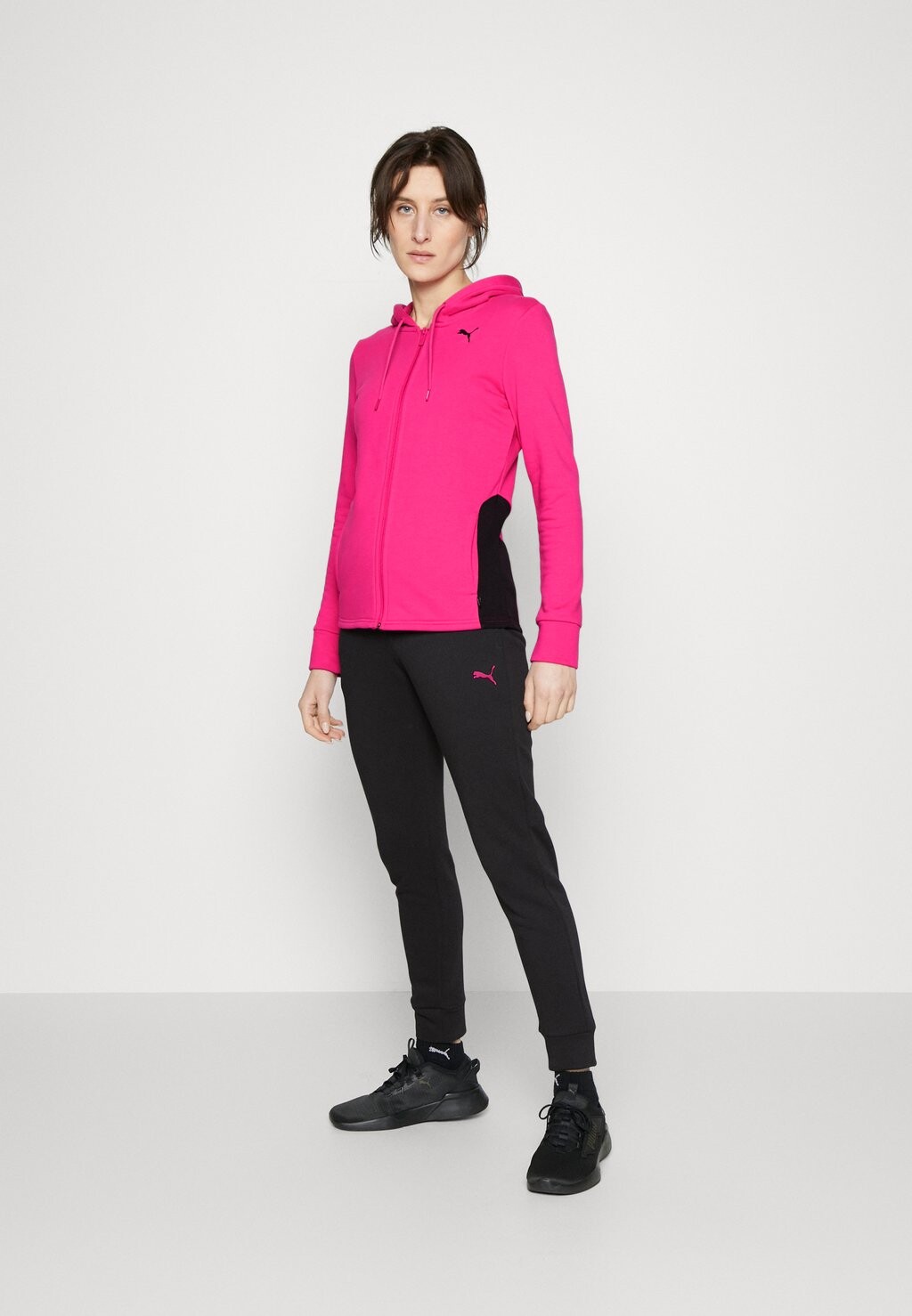 

Спортивный костюм Puma