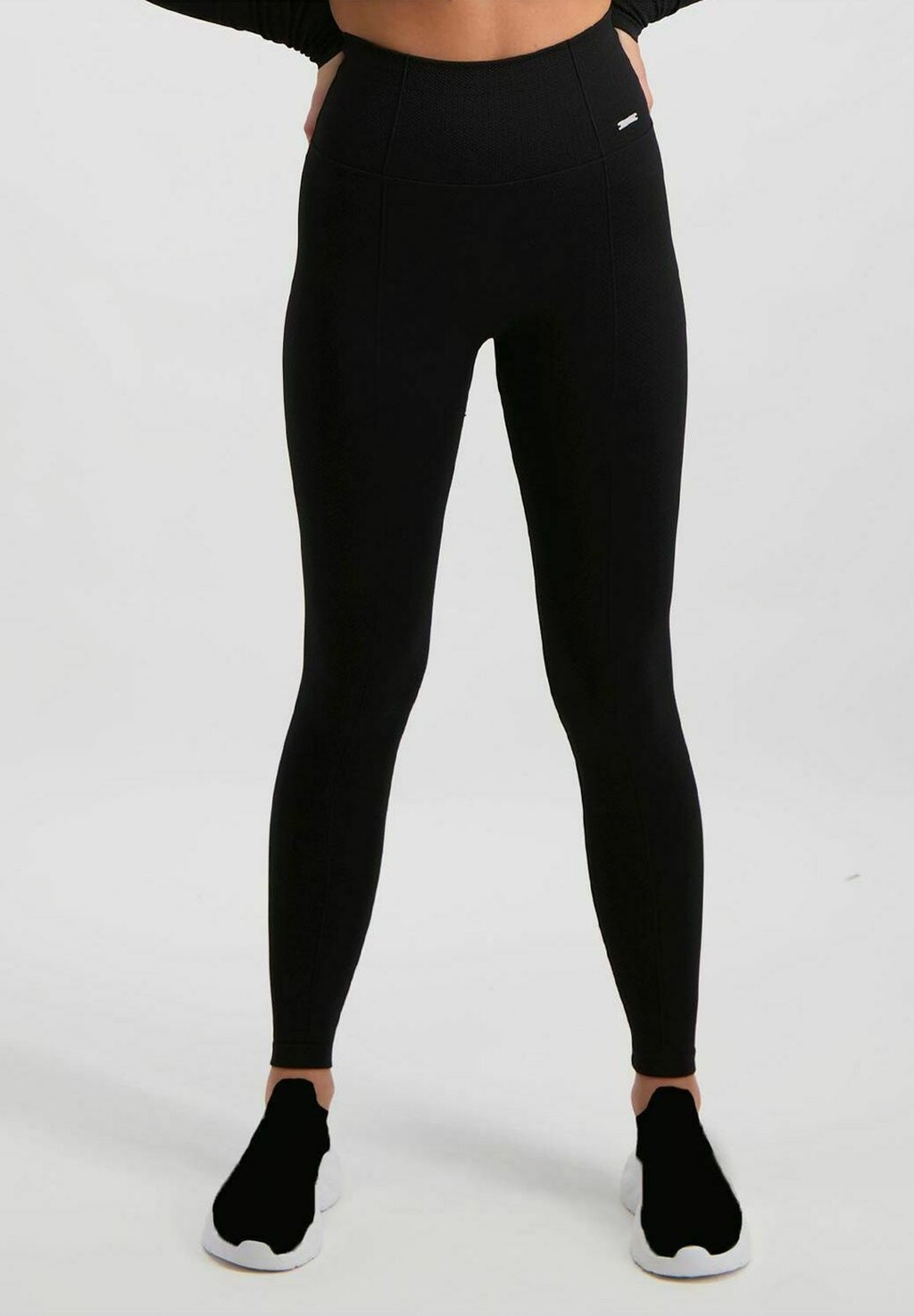 

Леггинсы LUXE SEAMLESS aim’n, цвет black