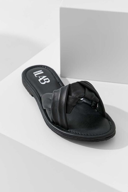 

Кожаные шлепанцы Answear Lab, черный
