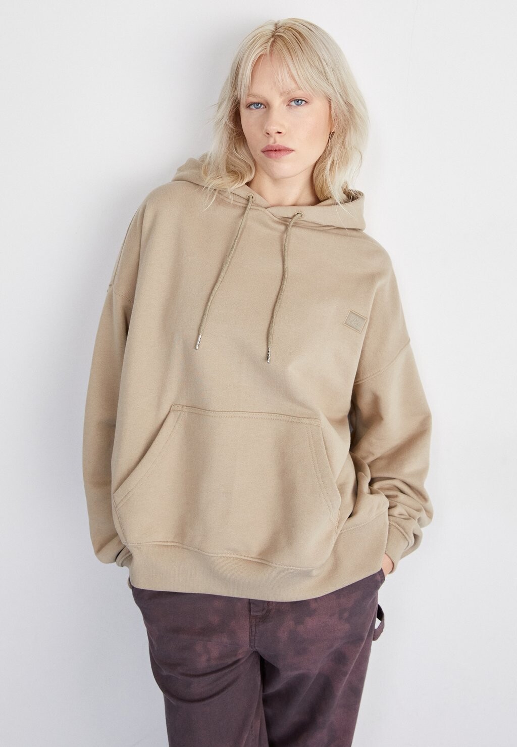 

Толстовка ESSENTIALS HOODY Alpha Industries, земля