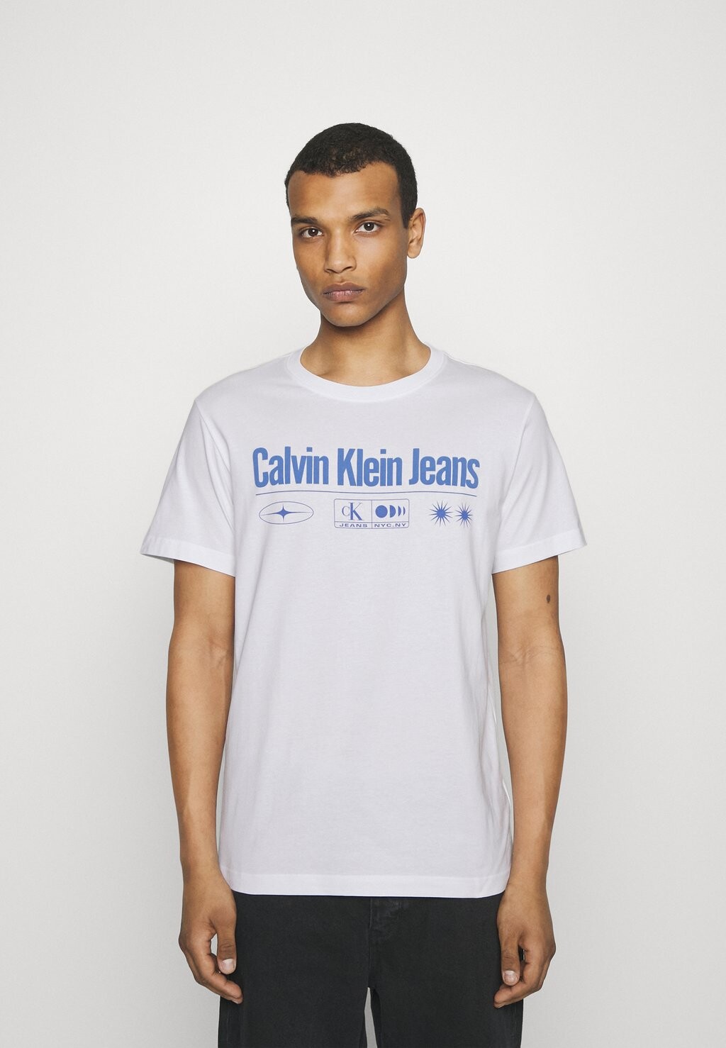 

Футболка с принтом Calvin Klein Jeans, белый
