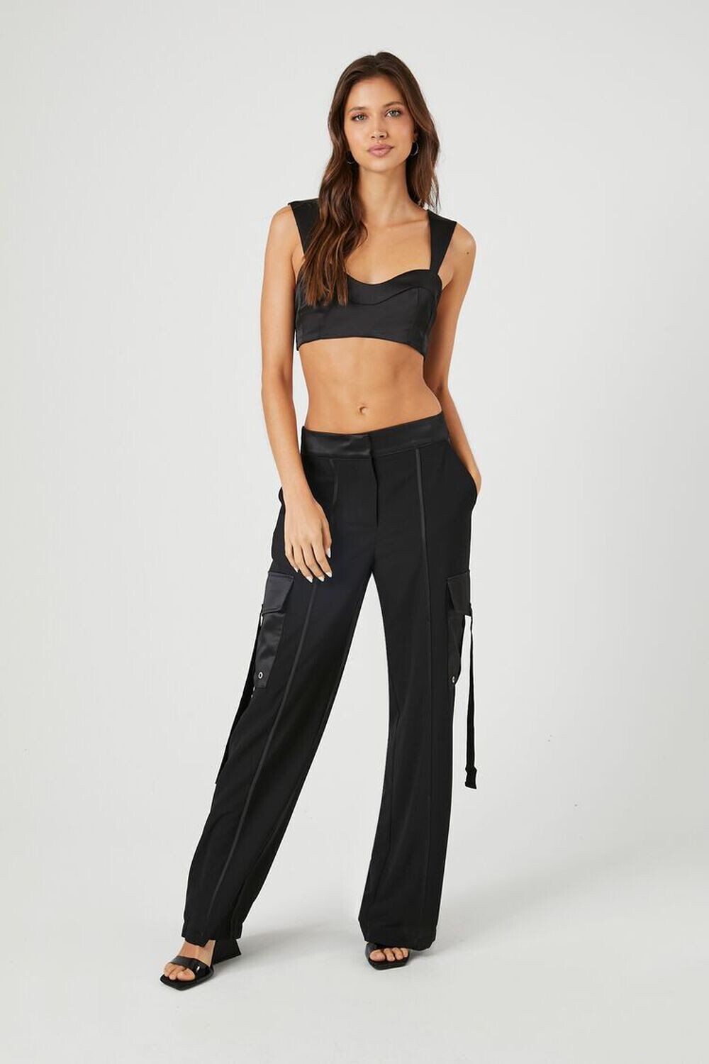 

Шифоновые широкие брюки-карго в стиле милитари Forever 21, черный