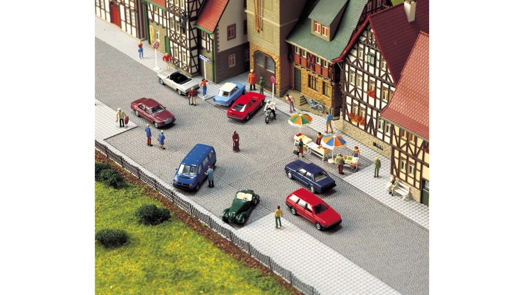 Busch Modellspielwaren Тротуарная площадь Старого города