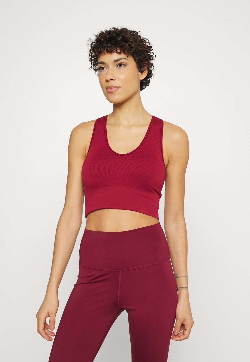 

Топ Athleta