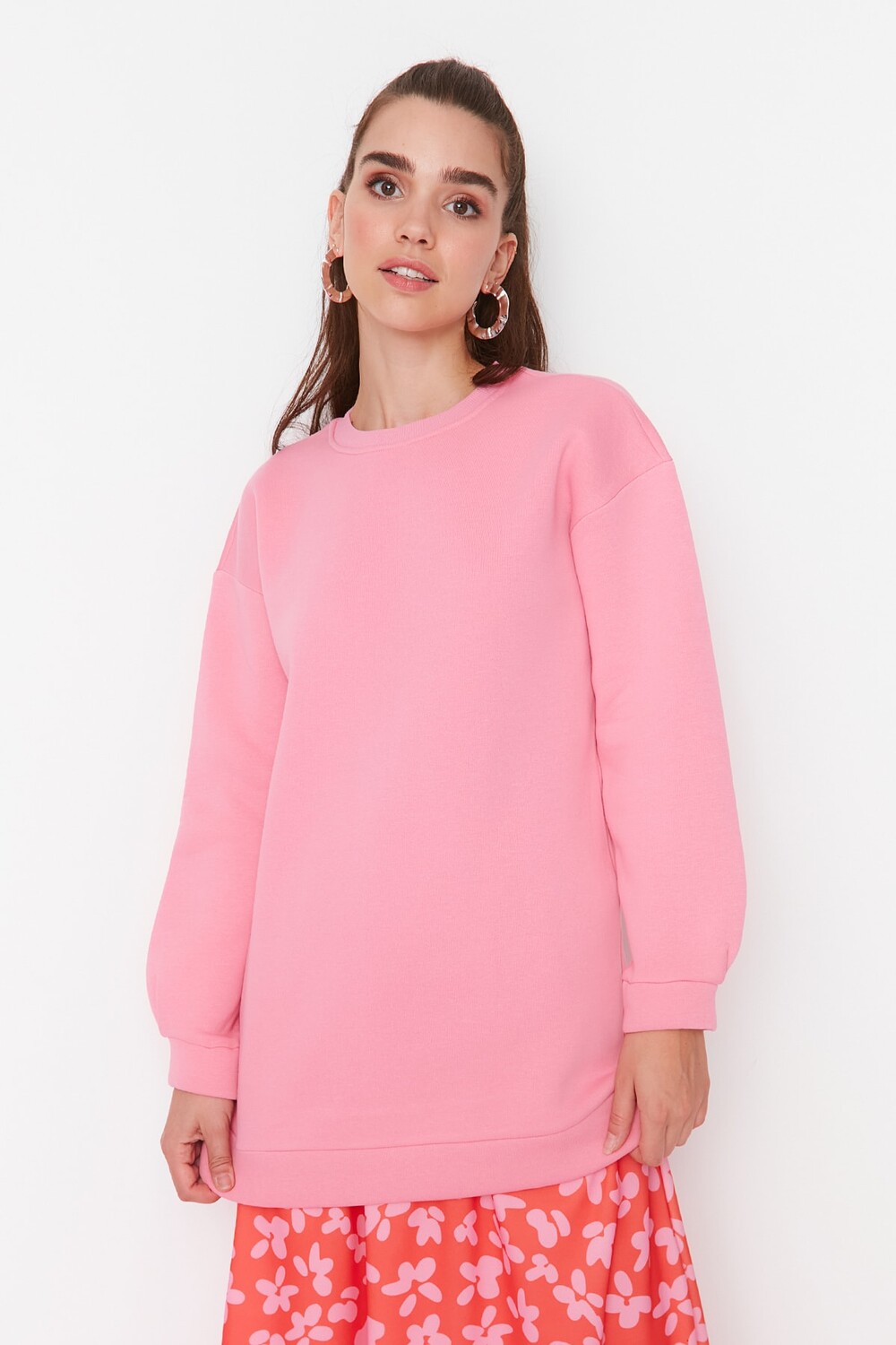 

Розовый пушистый вязаный свитшот с круглым вырезом Trendyol Modest