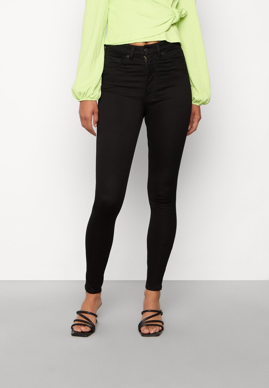 

Джинсы Skinny Fit Monki