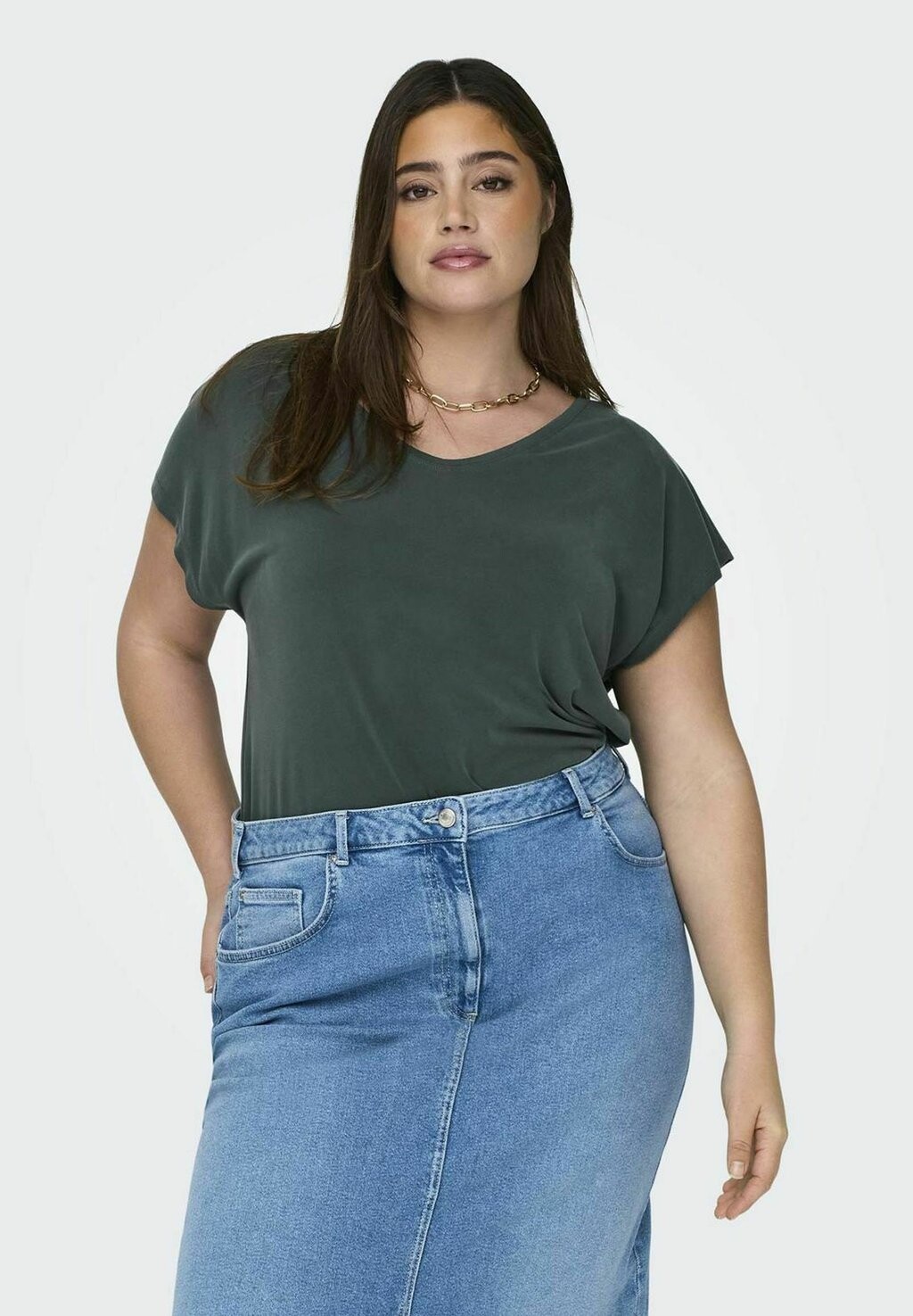 

Базовая футболка CURVY KURZÄRMELIGES ONLY Carmakoma, цвет green gables