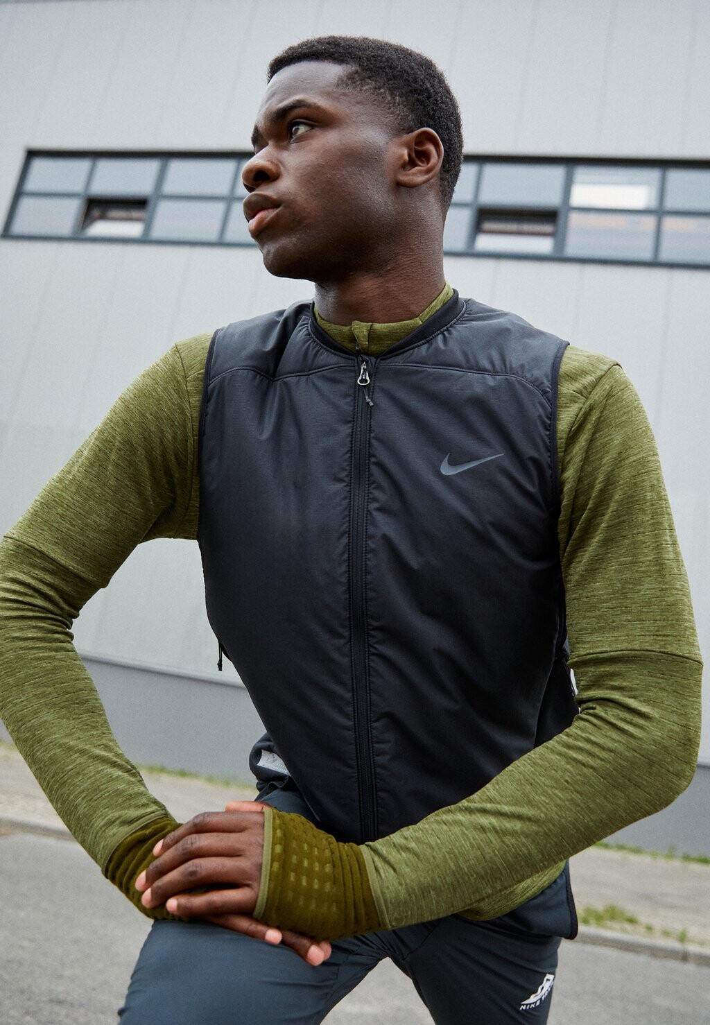 

Жилет Nike ЖИЛЕТ RUN AEROLAYER, черный