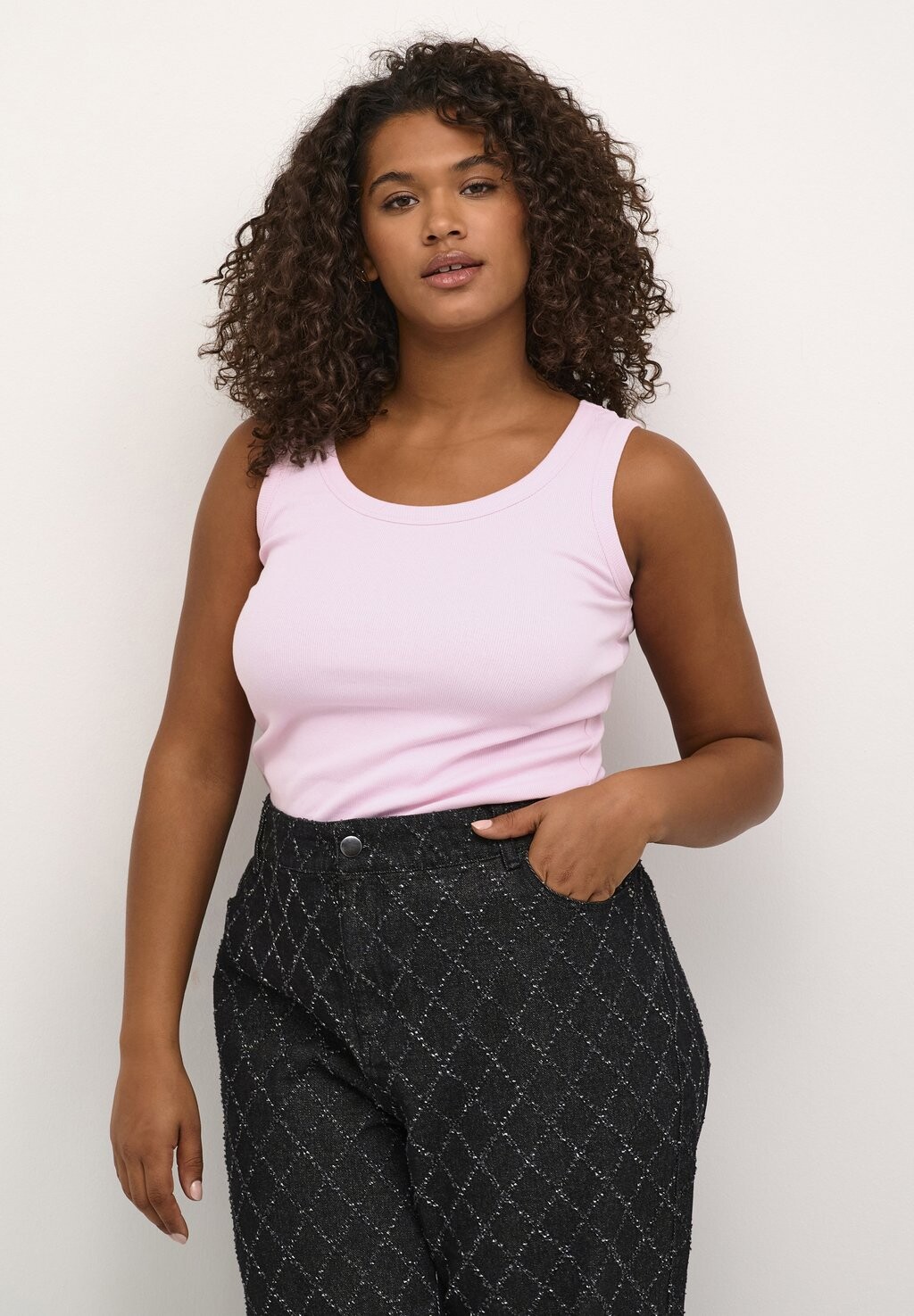 

Топ CARINA TANK Kaffe Curve, цвет pink mist