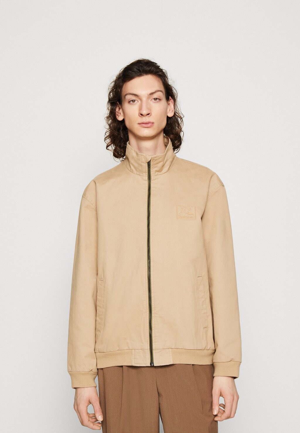 

Легкая куртка Quiksilver