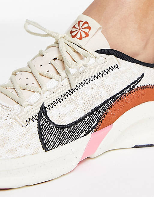 

Серые кроссовки Nike Training Super Rep Go 3