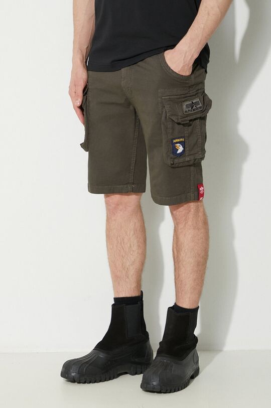 

Шорты Alpha Industries, зеленый