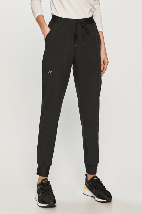 

Брюки Under Armour, черный