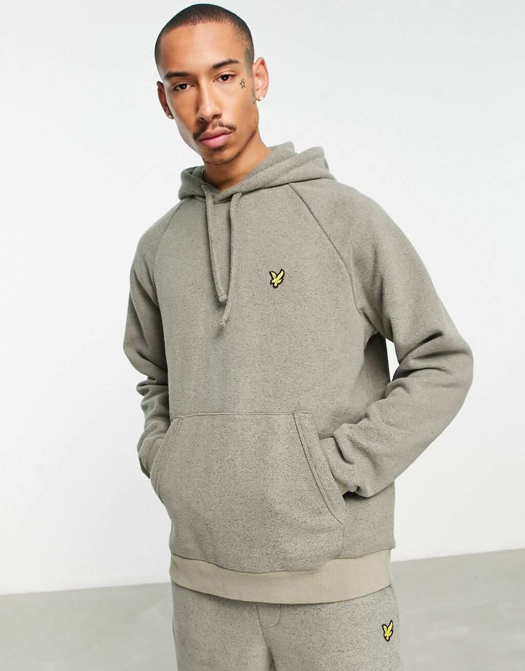 

Объемный худи цвета хаки с принтом Lyle & Scott Vintage