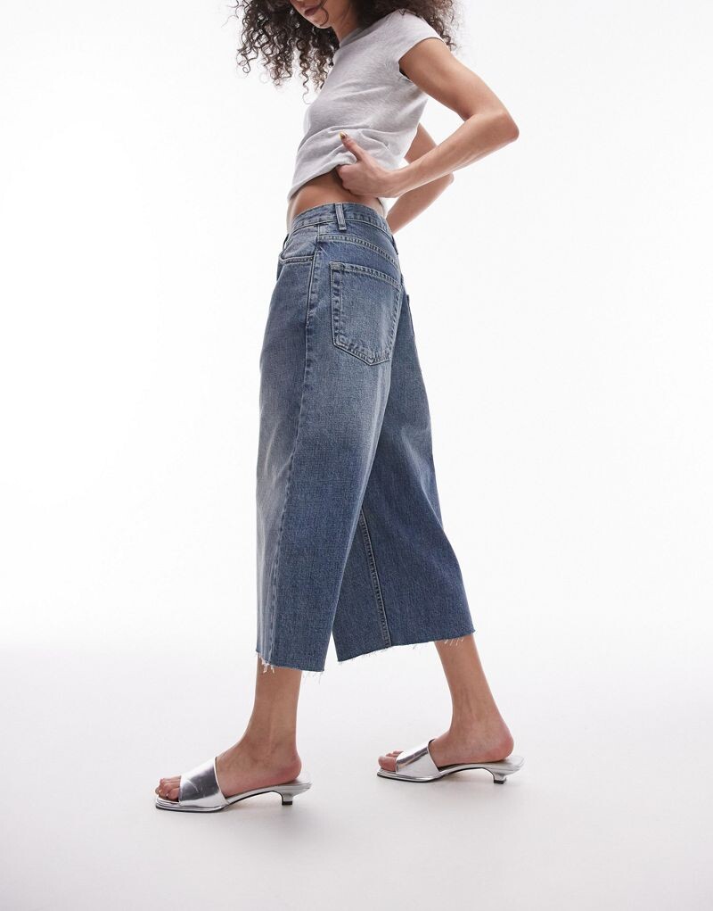 

Topshop - Джинсы-капри с заниженным шаговым швом и грязной стиркой
