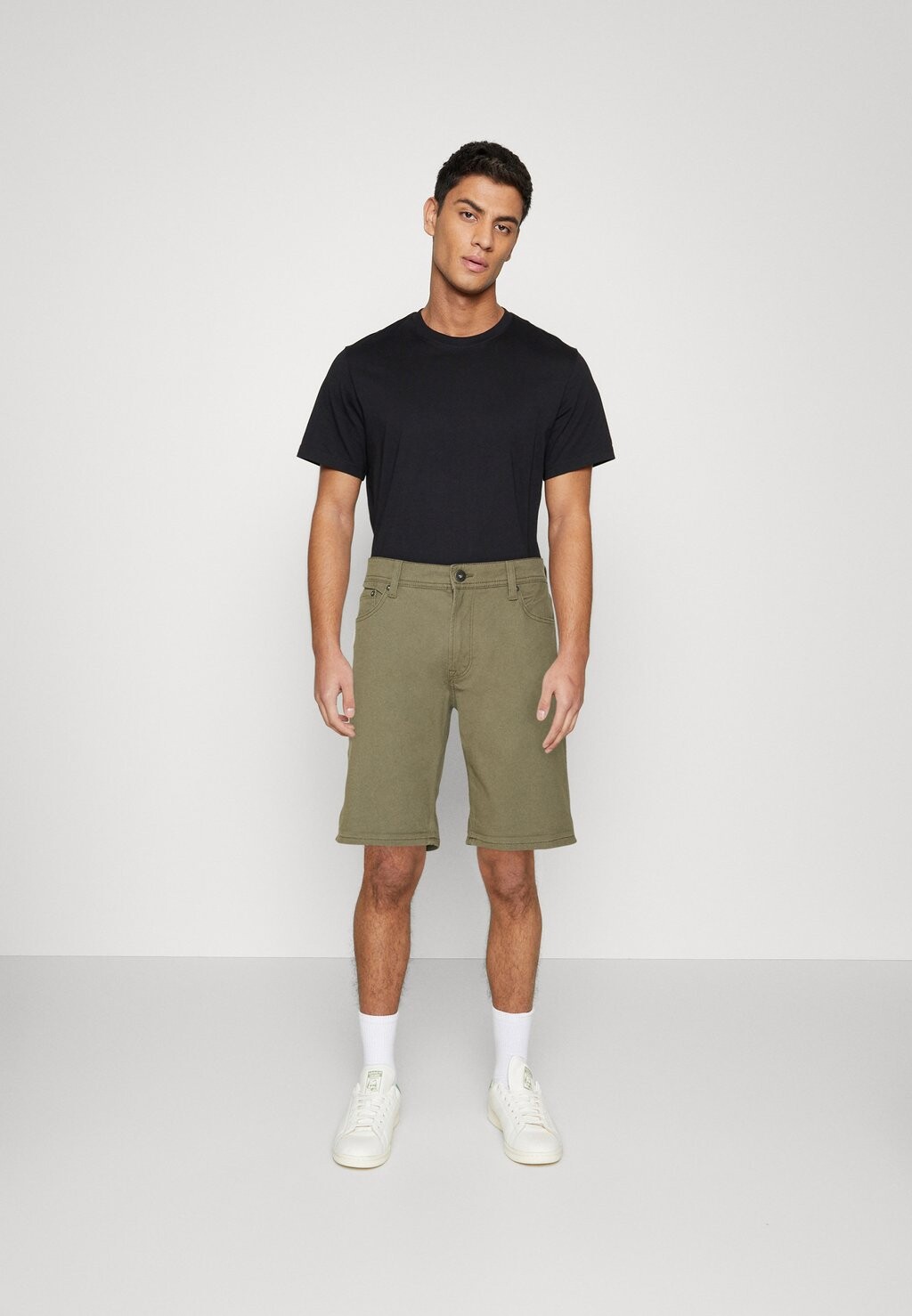 

Джинсовые шорты Jack & Jones