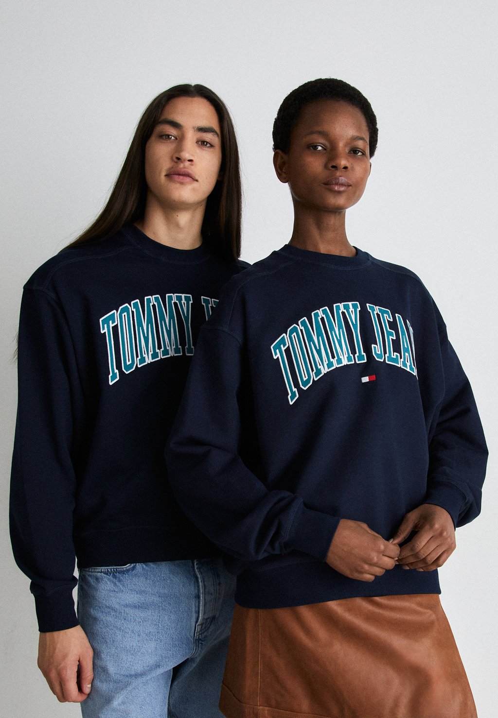 Толстовка BOXY POP VARSITY CREW UNISEX Tommy Jeans, цвет dark night navy