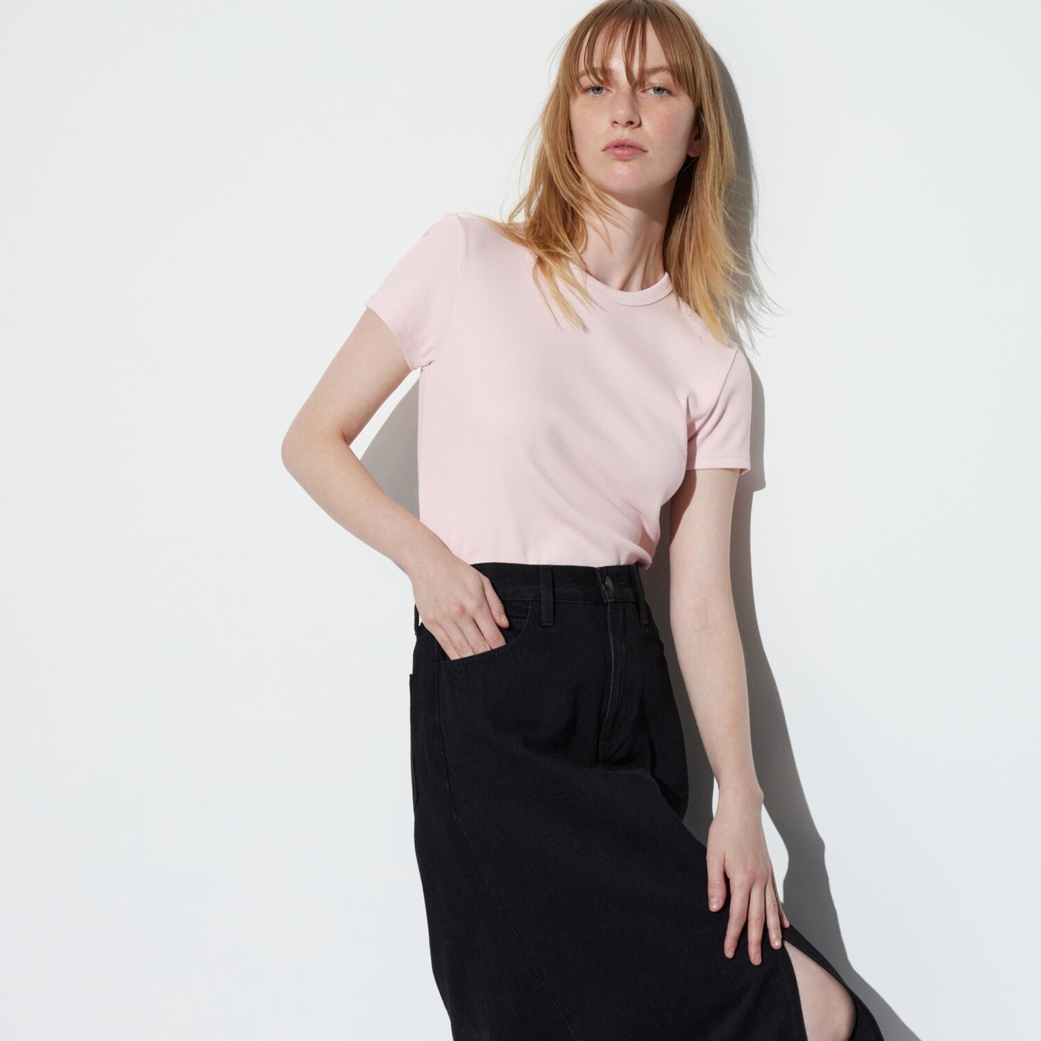 

Футболка Uniqlo в ребруску с короткими рукавами, розовый