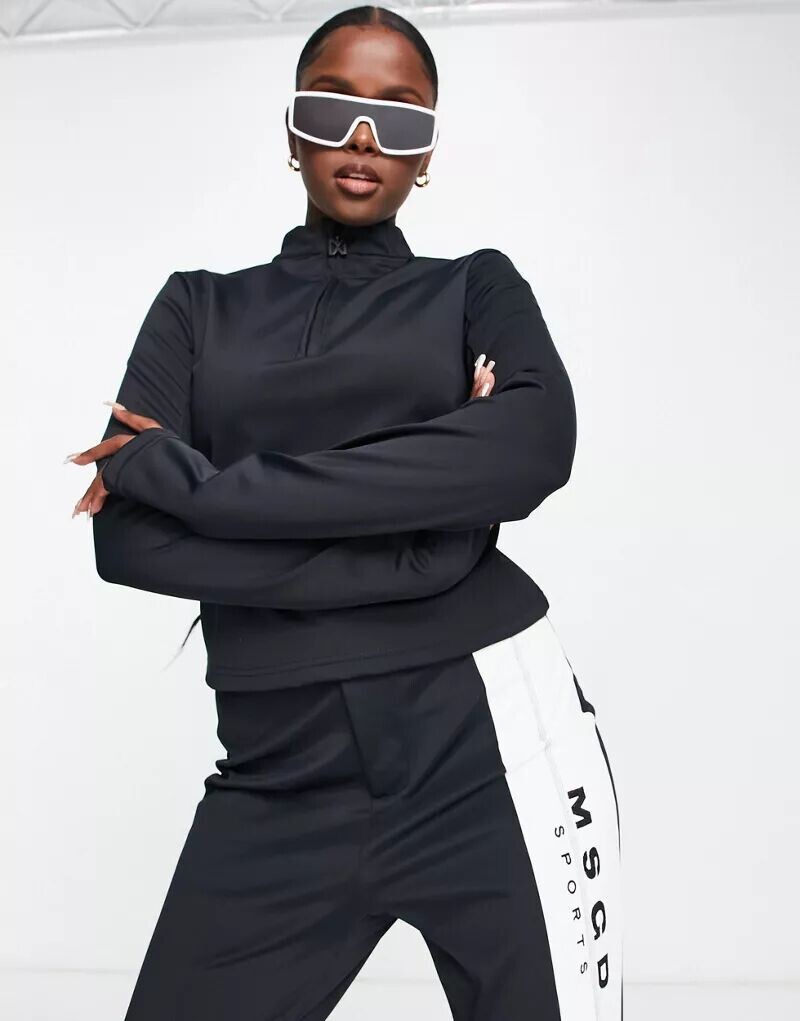 

Черная лыжная футболка с длинными рукавами Missguided Ski