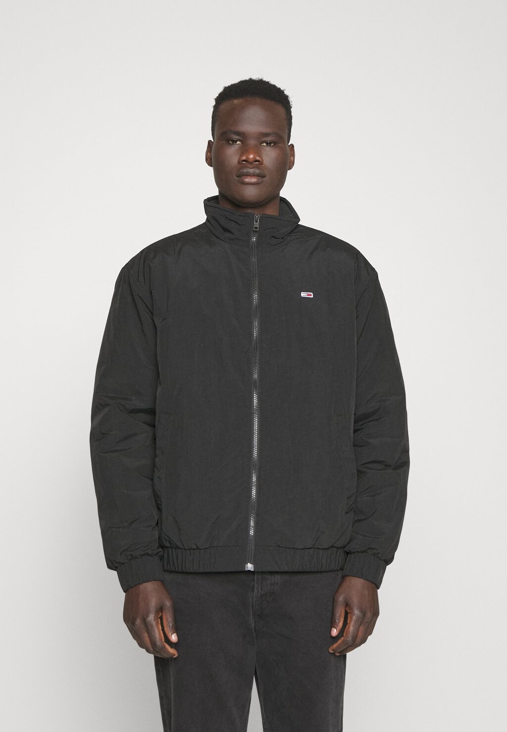 

Зимняя куртка Tommy Jeans ESSENTIAL PADDED JACKET, черный