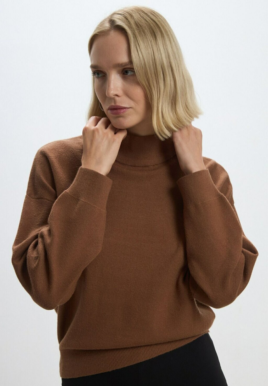 

Свитер Perkins Collar Solid Color Calliope, коричневый