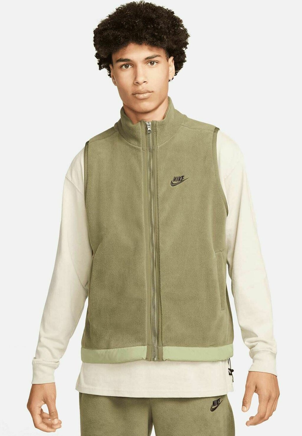 

Жилет Nike, оливковый, Зеленый