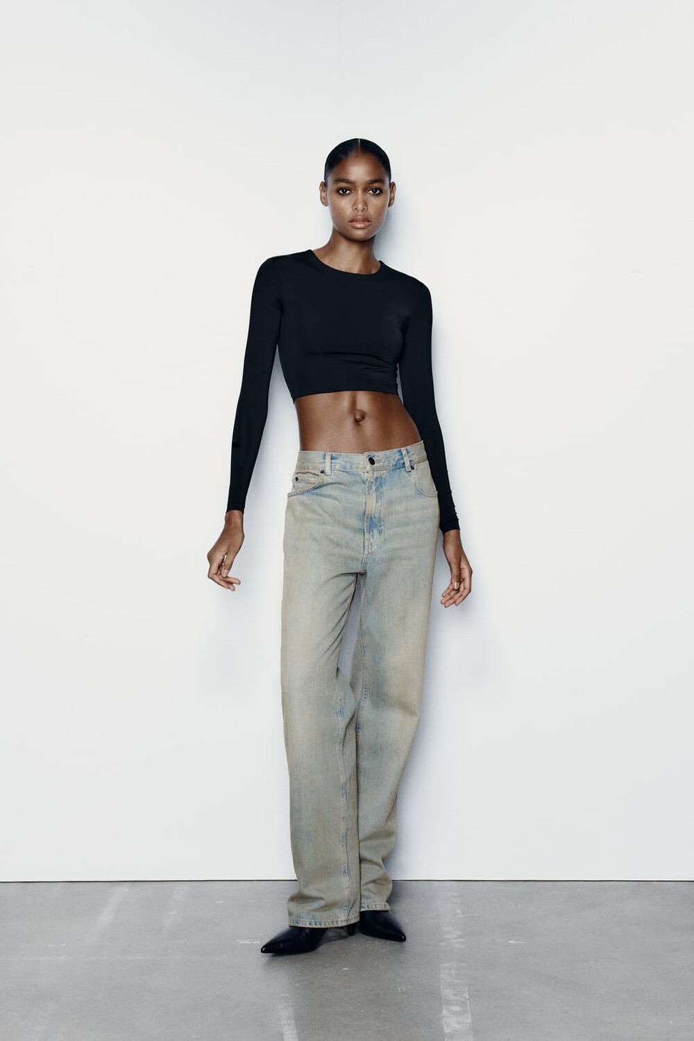 

Укороченная футболка из полиамида ZARA, черный