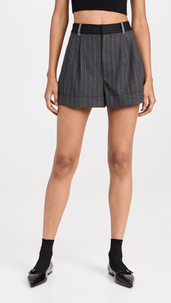 

Шорты alice + olivia Conry Pleated Cuff, серый