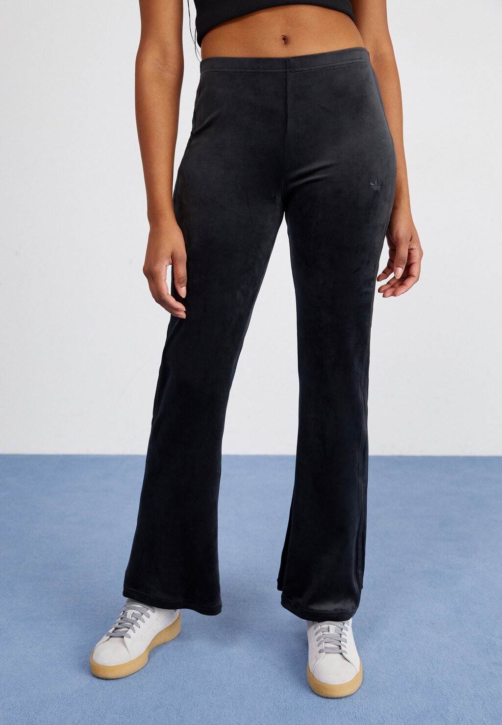 

Брюки adidas Originals FASHION CRUSHED PANTS, черный