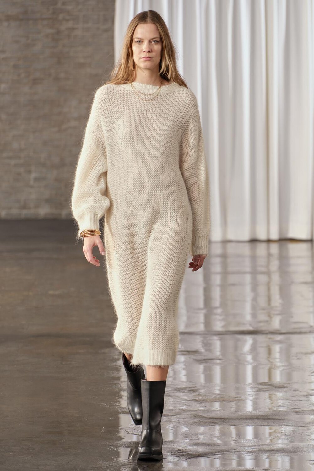 

Платье из альпака из открытого трикотажа ZARA, экрю