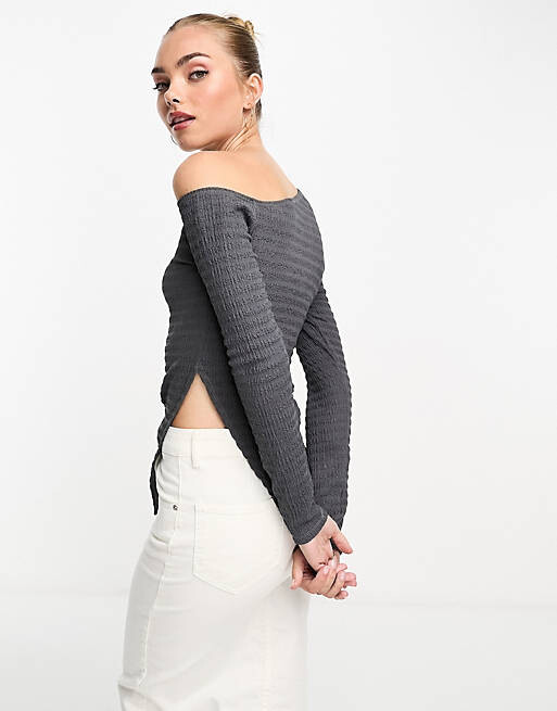 

Текстурный темно-серый топ с длинными рукавами ASOS DESIGN