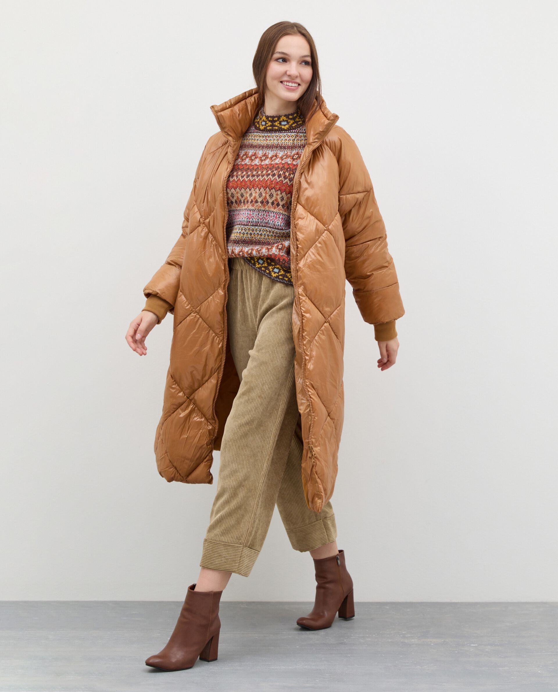 Женская длинная стеганая куртка-пуховик NICE&CHIC, светлый табачный коричневый