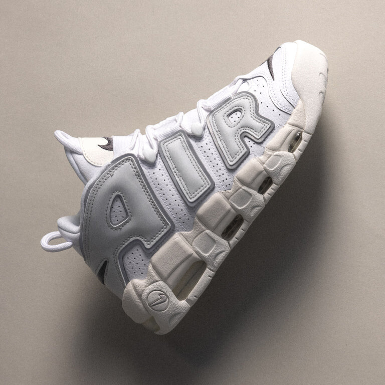 Кроссовки Wmns Air More Uptempo Nike, белый стойка jinbei jb 3000fp с воздушной амортизацией