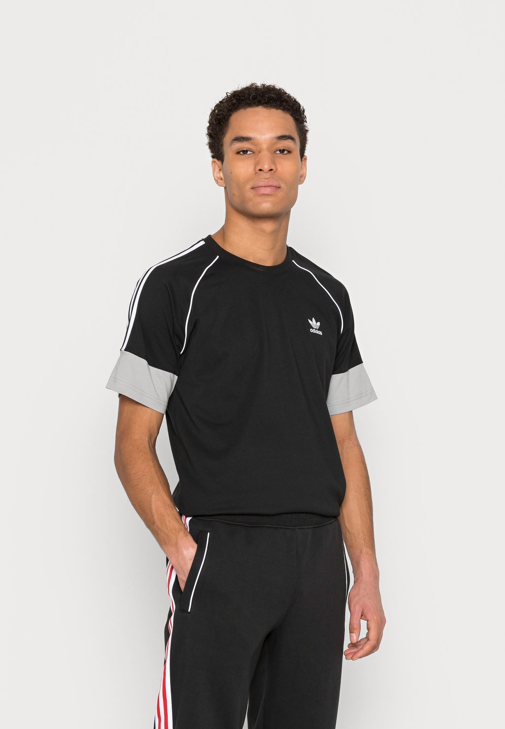 

Спортивные брюки adidas Originals, цвет black/white