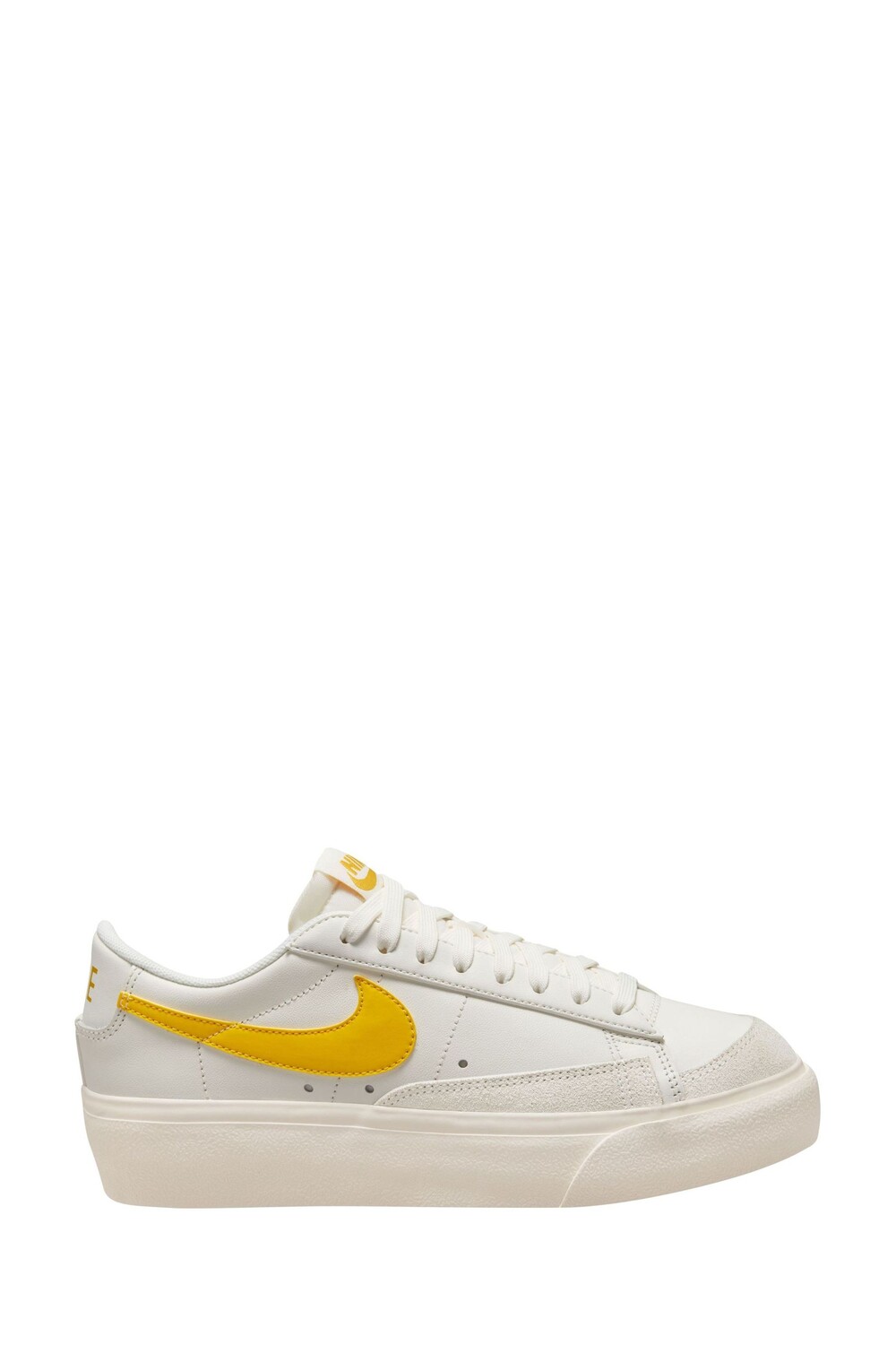 

Спортивные туфли Blazer на низкой платформе Nike, белый
