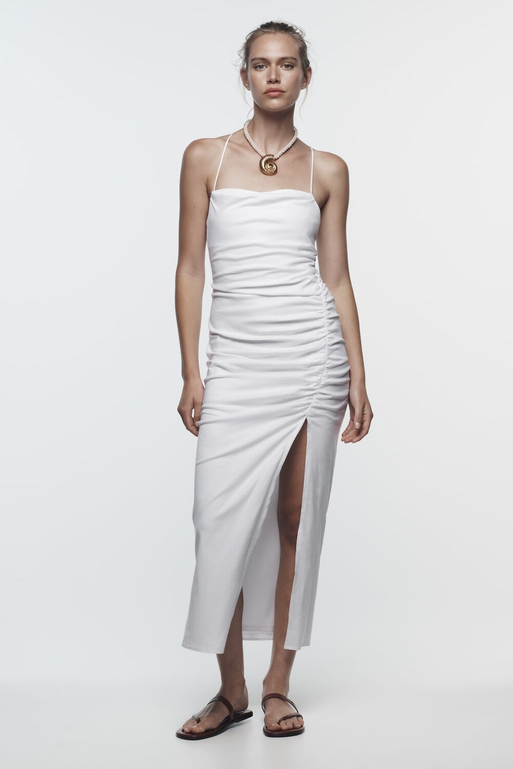

Льняное платье с драпировкой ZARA, белый