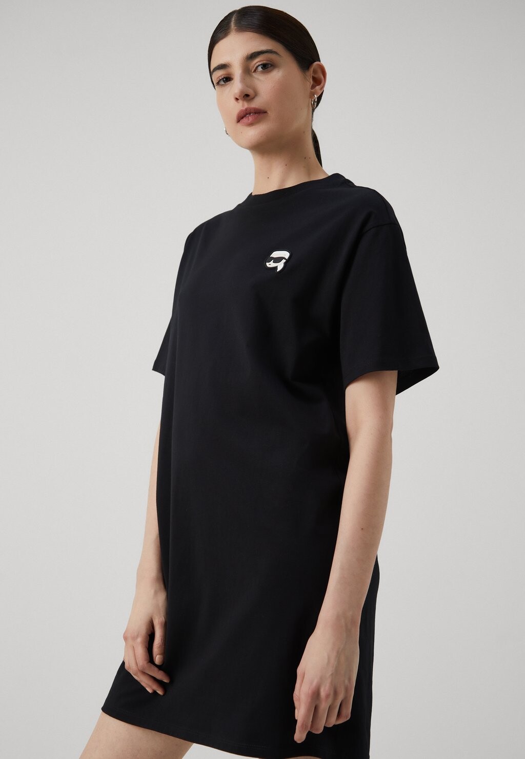 

Платье из джерси Ikonik 2.0 Patch Dress KARL LAGERFELD, черное