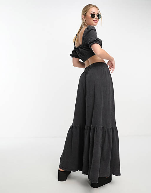 

Черная ярусная юбка макси из сирсакера Miss Selfridge