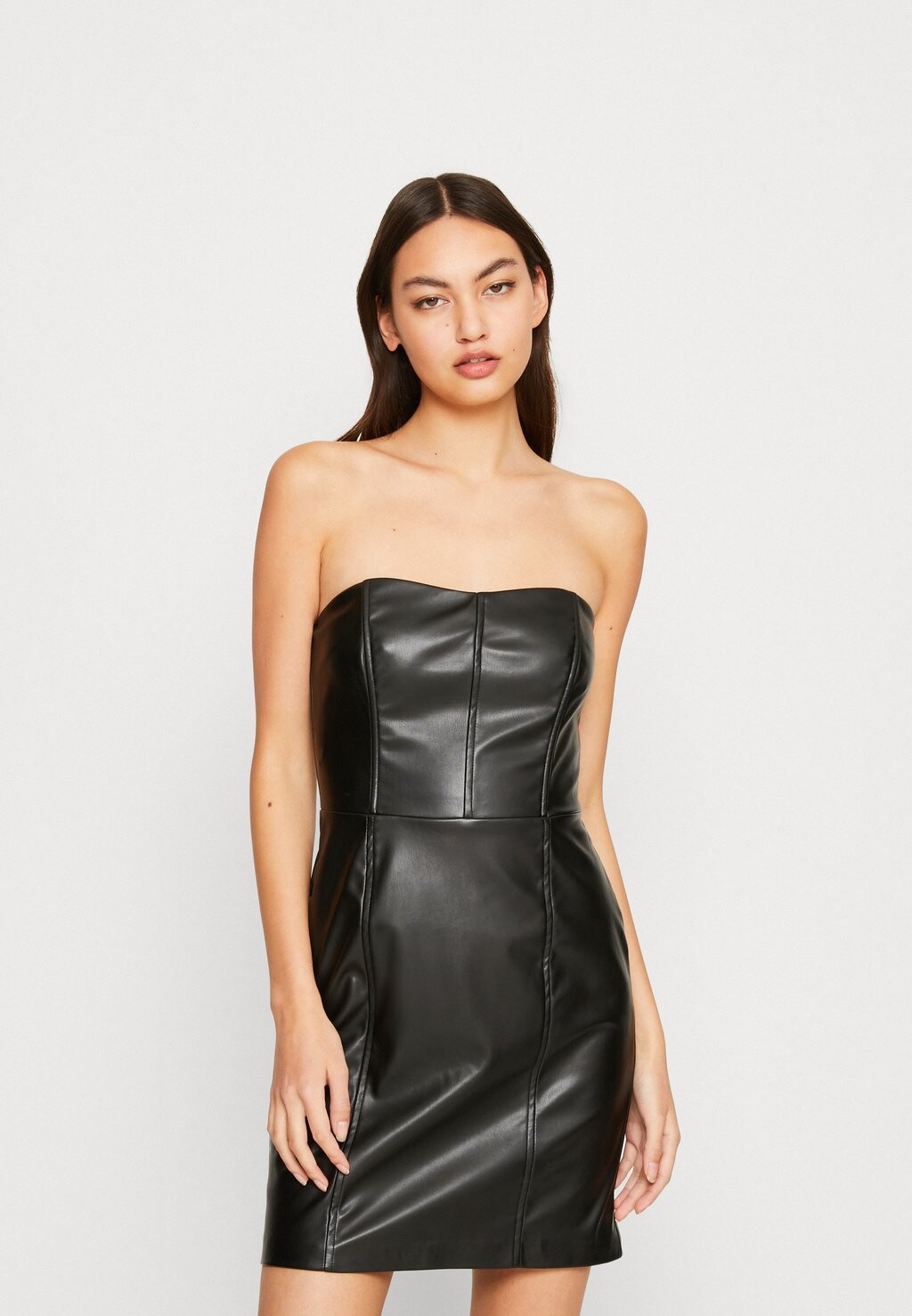 

Коктейльное платье Neon & Nylon, черный