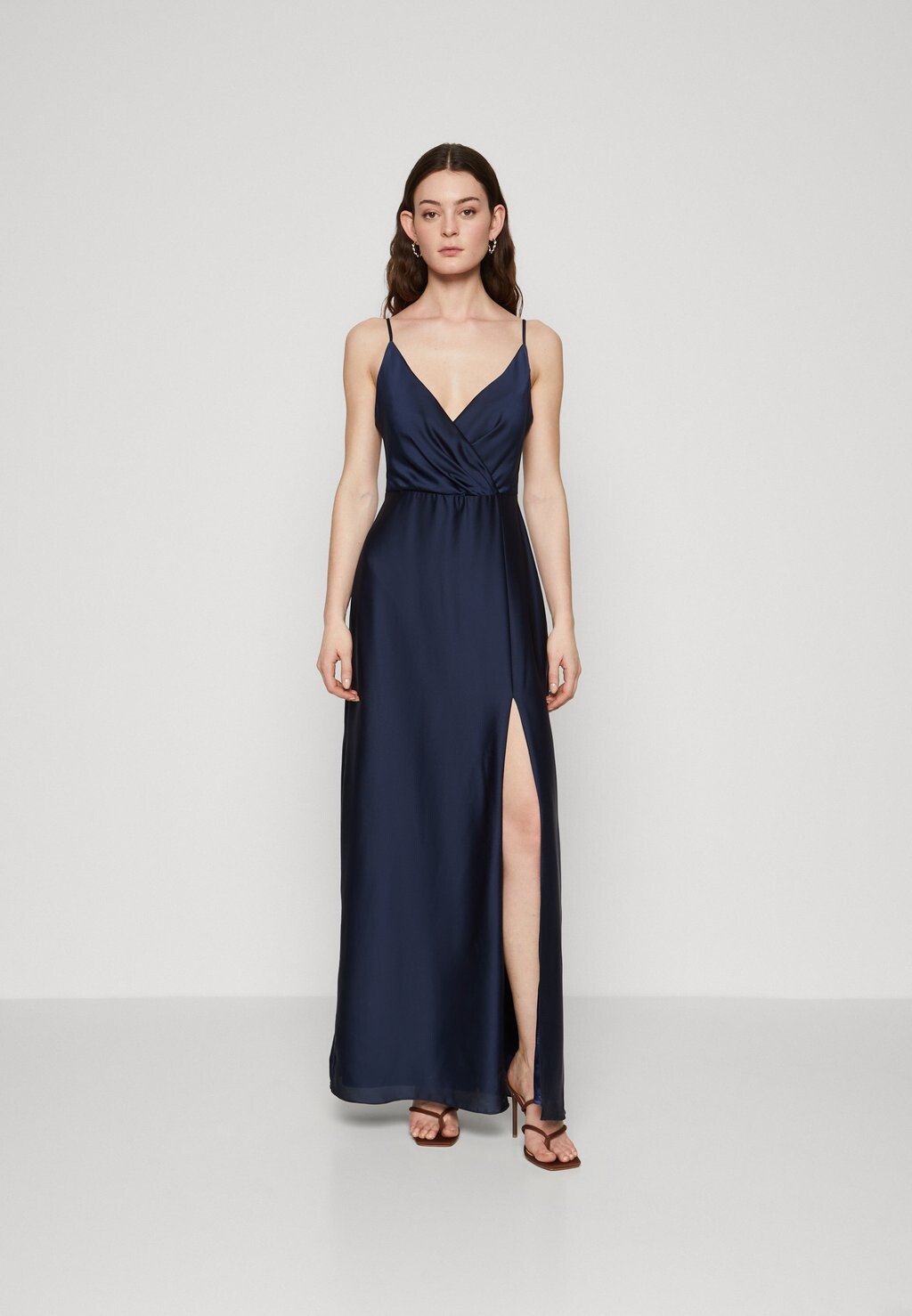 цена Вечернее платье Slipdress Swing, цвет navy