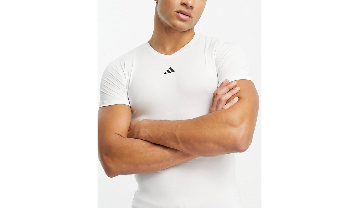 

Белая футболка adidas Training Techfit adidas performance