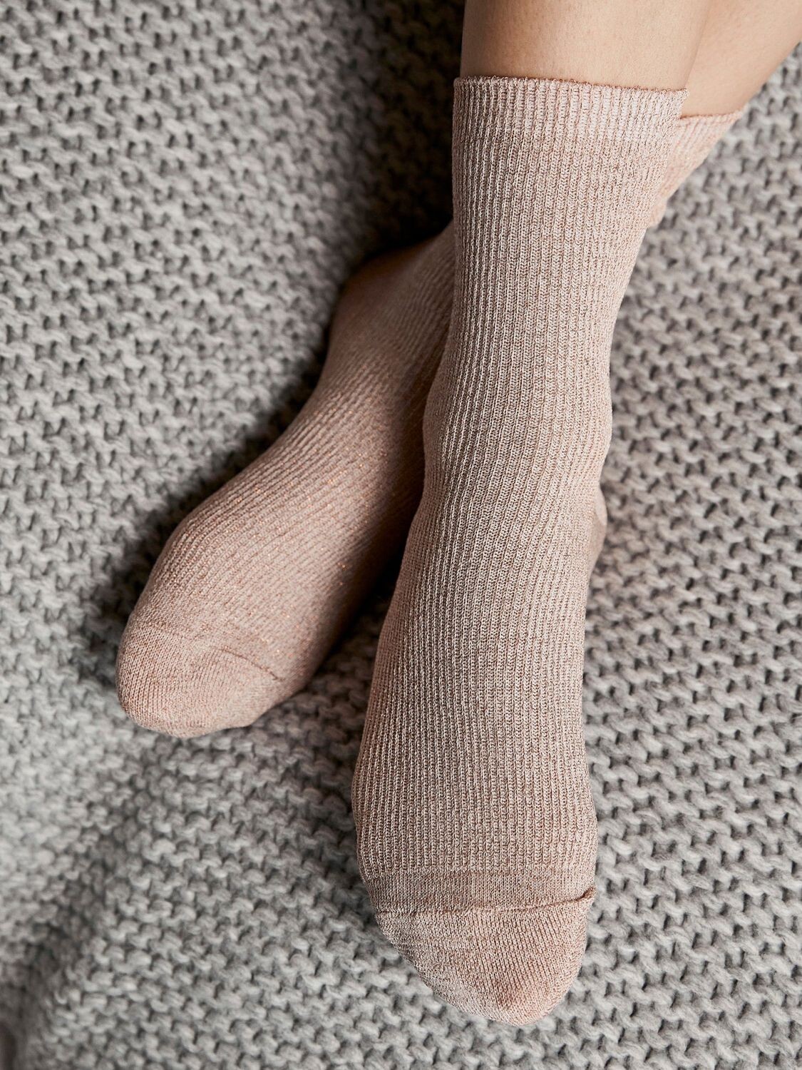 

Блестящие носки до щиколотки Mint Velvet, нейтральный
