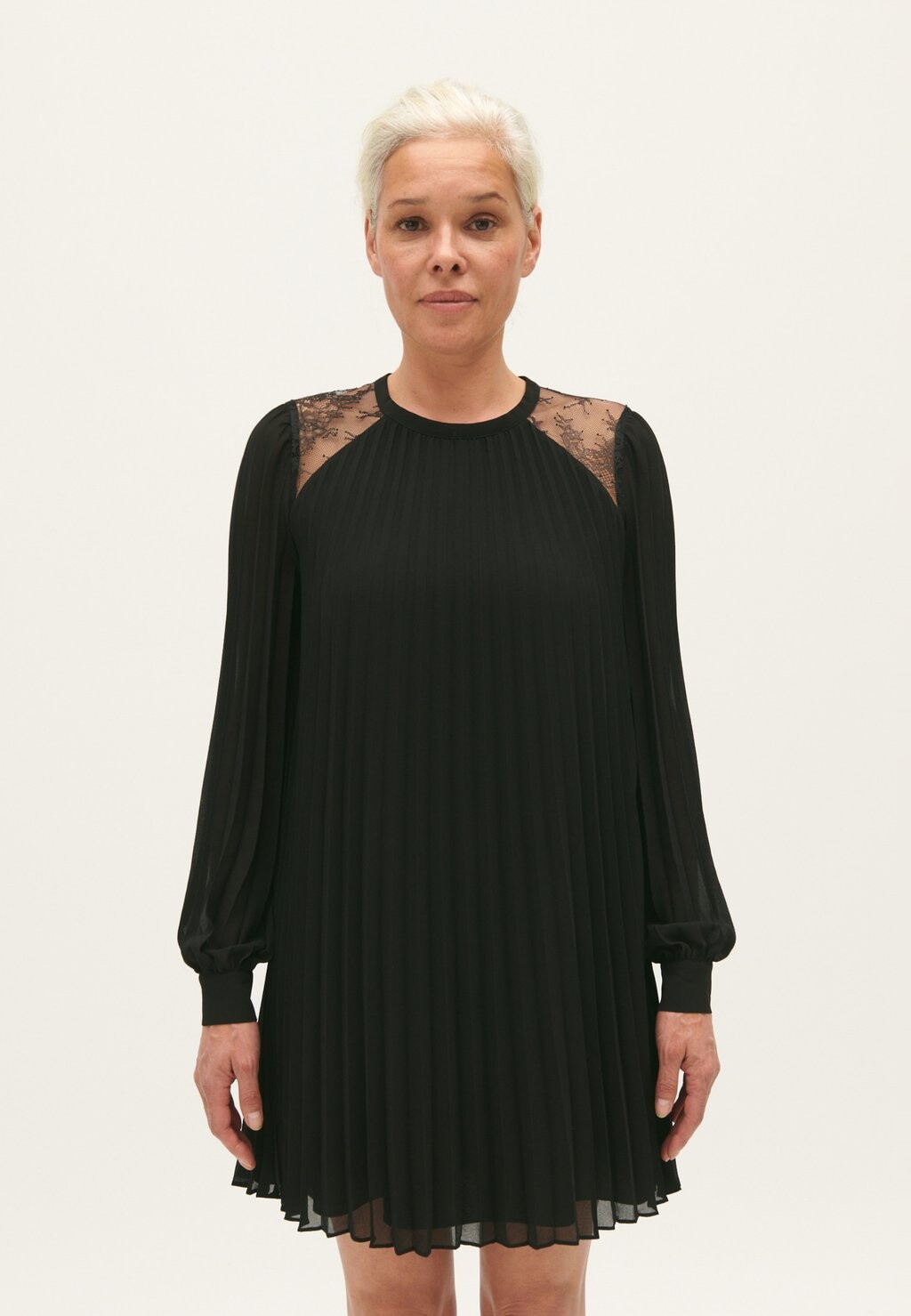

Летнее платье Ribon Claudie Pierlot, цвет noir