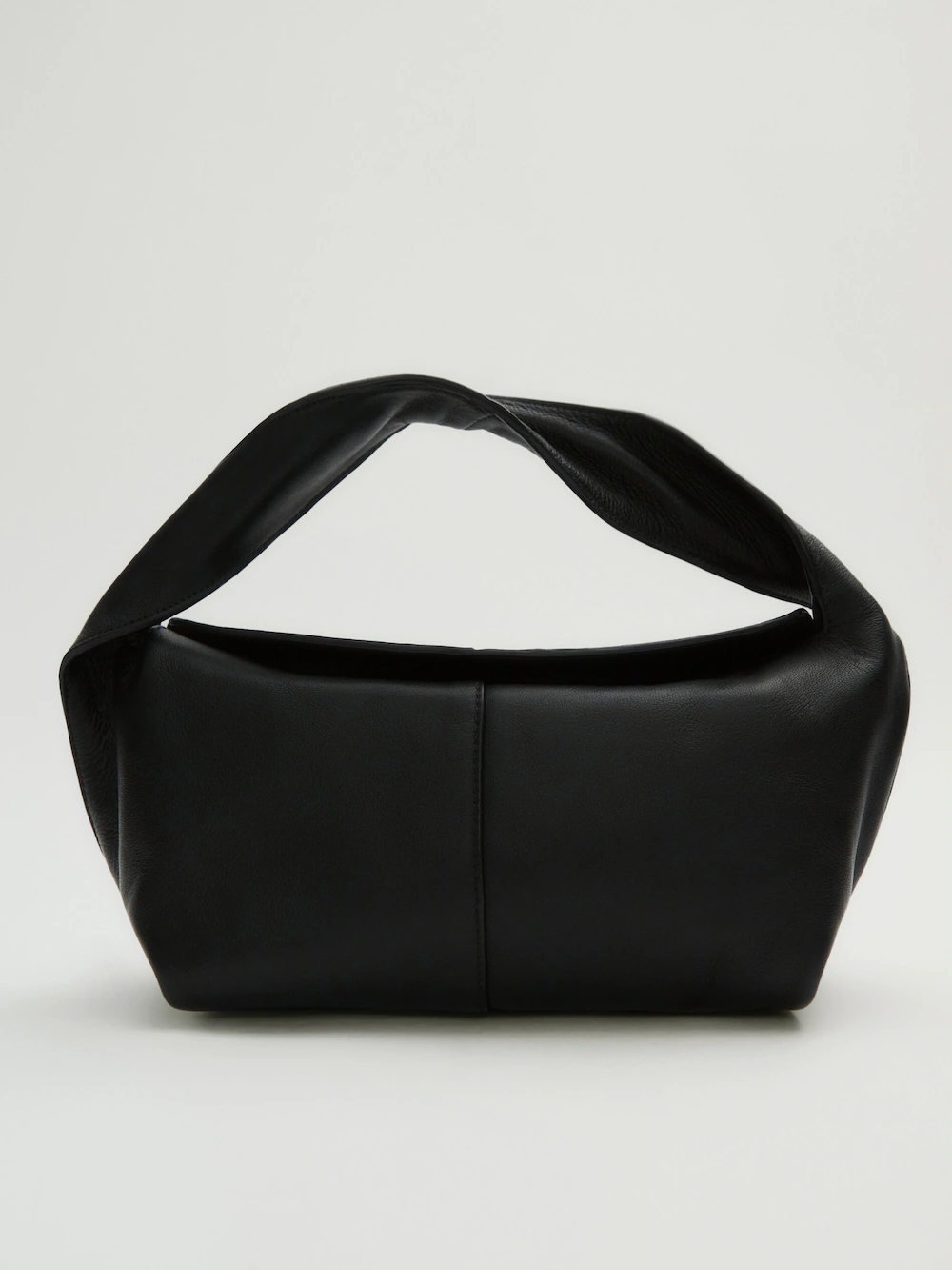 

Сумка из кожи наппа Massimo Dutti, черный