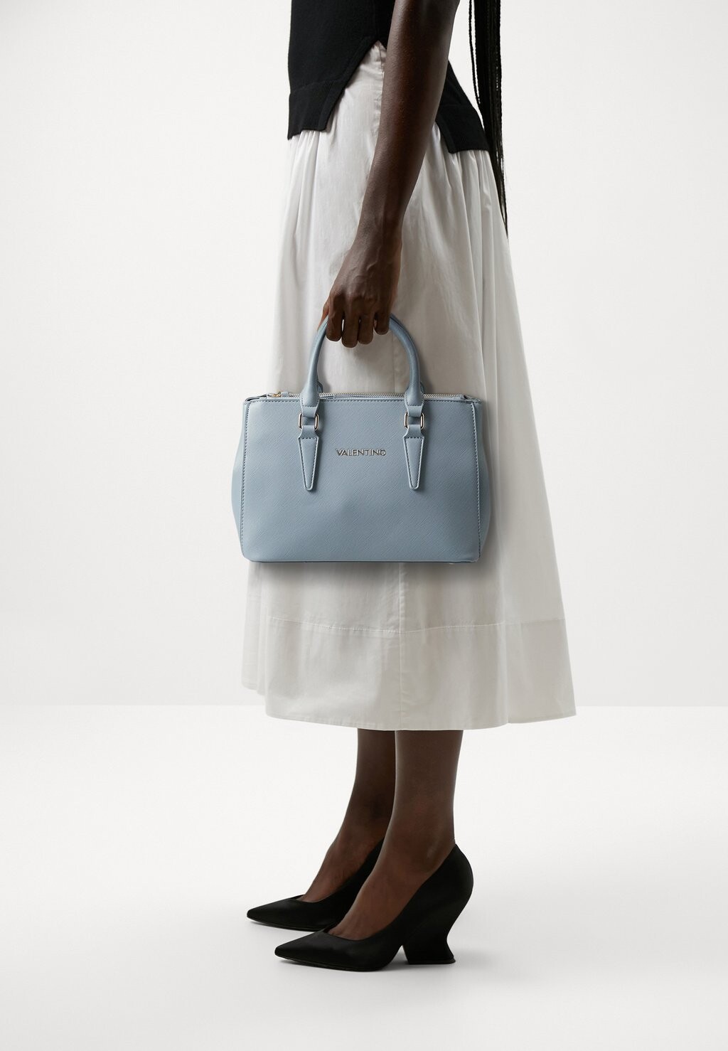 

Ручная сумка Valentino Bags, пыль