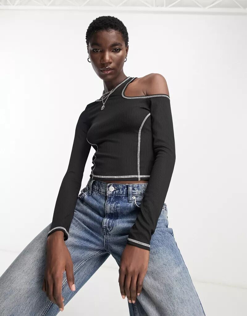 

Черный топ с асимметричной контрастной строчкой и длинными рукавами Bershka