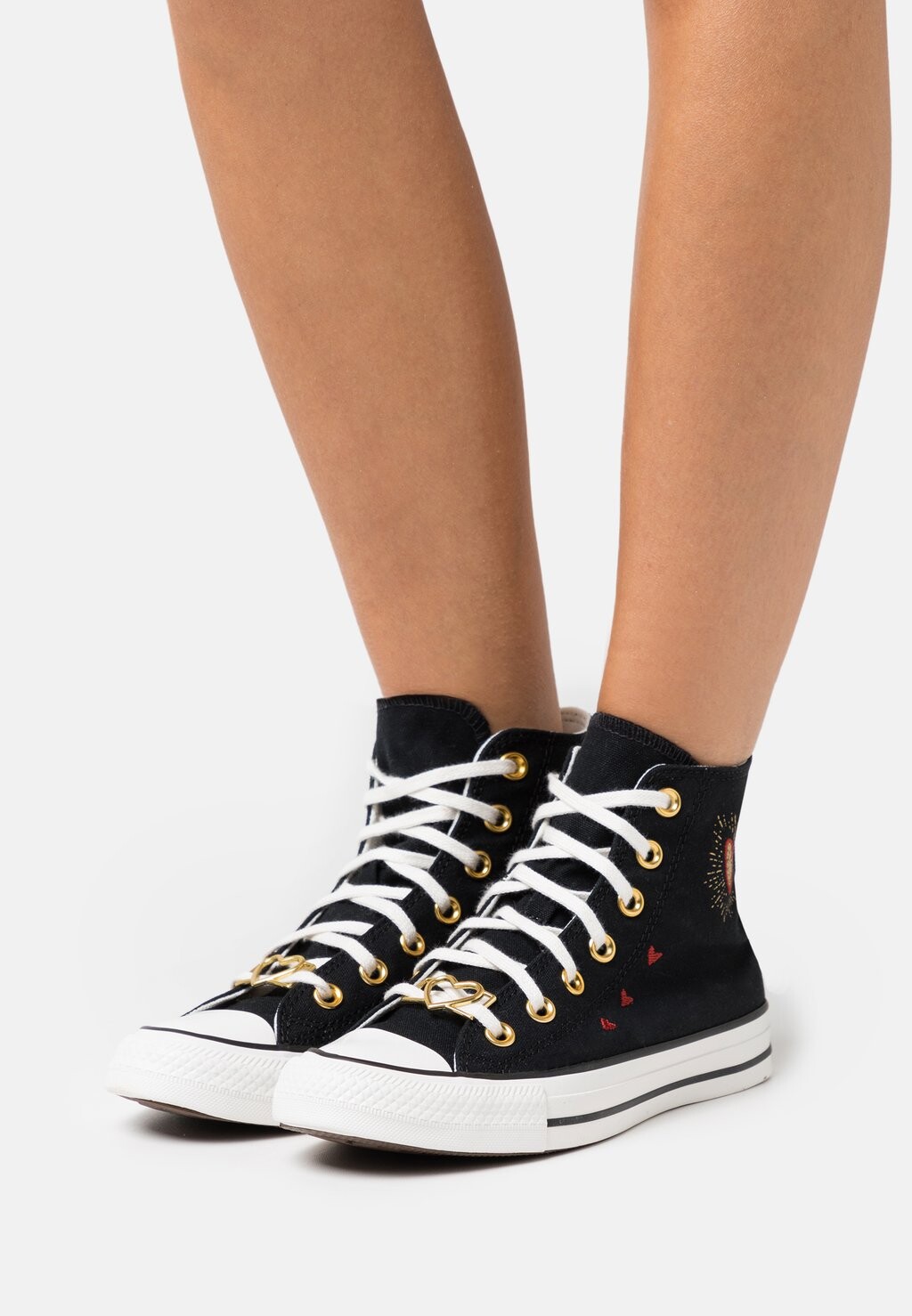 

Высокие кроссовки Converse